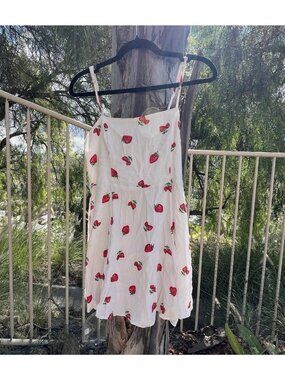 Forever 21 Women's Medium White/Red Strawberries Strappy Spring Sundress